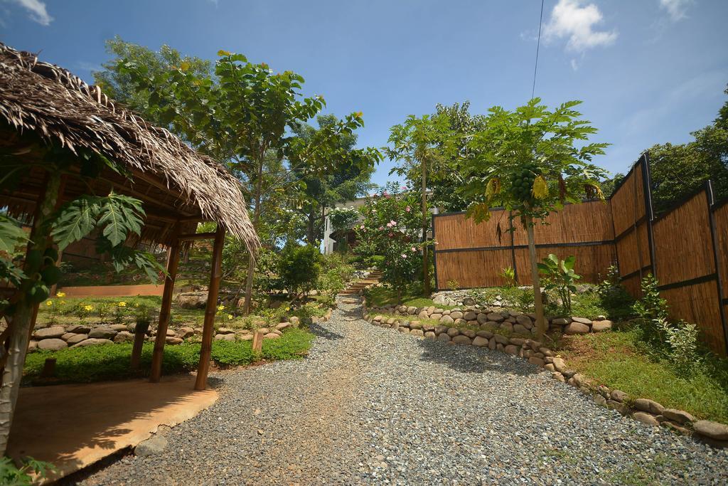 Hilltop Pool And Villa Puerto Princesa Exterior photo