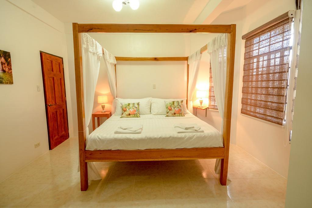 Hilltop Pool And Villa Puerto Princesa Exterior photo